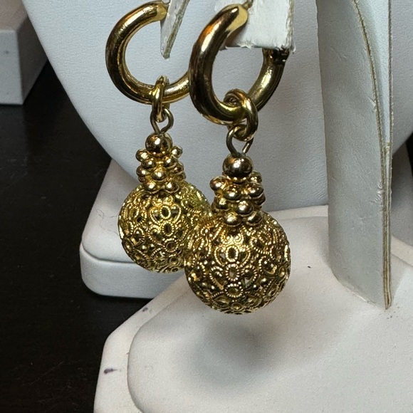 RARE DIOR Gold Victorian Etruscan Filagree  Dangle Drop Earrrings - Picture 6 of 17